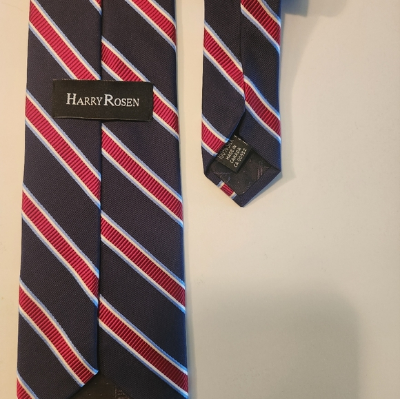 Harry Rosen 100% silk tie - Picture 2 of 3